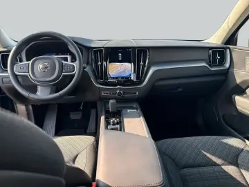 VOLVO XC60 B5 B AWD Core Fronts-H SiH GJR Win AHK