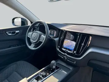 VOLVO XC60 B5 B AWD Core Fronts-H SiH GJR Win AHK