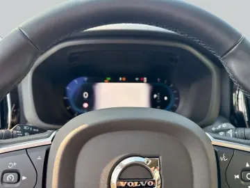 VOLVO XC60 B5 B AWD Core Fronts-H SiH GJR Win AHK