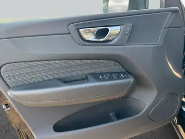 VOLVO XC60 B5 B AWD Core Fronts-H SiH GJR Win AHK