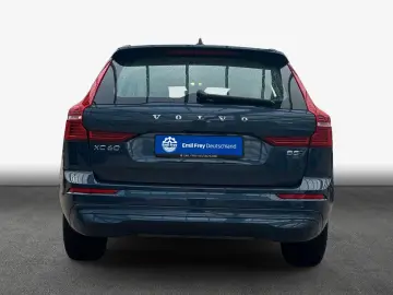 VOLVO XC60 B5 B AWD Core Audio-HK Fronts-h SiH GJR