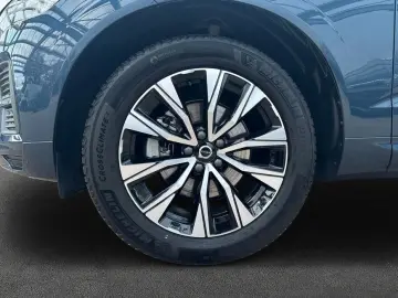 VOLVO XC60 B5 B AWD Core Audio-HK Fronts-h SiH GJR