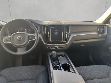 VOLVO XC60 B5 AWD Aut Google-Maps LED 19 Lenkradheiz