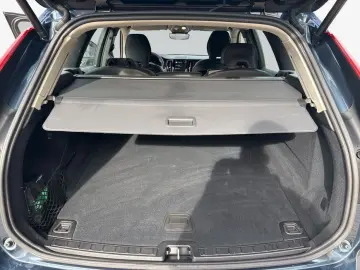 VOLVO XC60 B5 B AWD Core Leder HK-Audio SiH&Pak  Front