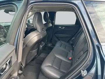 VOLVO XC60 B5 B AWD Core Leder HK-Audio SiH&Pak  Front
