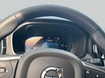 VOLVO XC60 B5 B AWD Core Leder HK-Audio SiH&Pak  Front