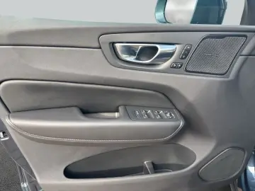 VOLVO XC60 B5 B AWD Core Leder HK-Audio SiH&Pak  Front