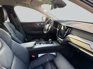 VOLVO XC60 B5 B AWD Core