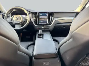 VOLVO XC60 B5 B AWD Core