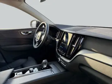 VOLVO XC60 B5 B AWD Core
