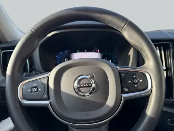 VOLVO XC60 B5 B AWD Core