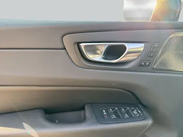 VOLVO XC60 B5 B AWD Core