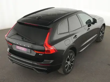 VOLVO XC60 Ultimate Dark B&W 360 Martix FourC Pano ACC
