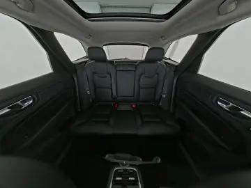 VOLVO XC60 Ultimate Dark B&W 360 Martix FourC Pano ACC