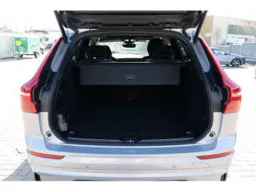 VOLVO XC60 B5 Ultimate Dark AWD FACEL. LED AHK STANDHZ