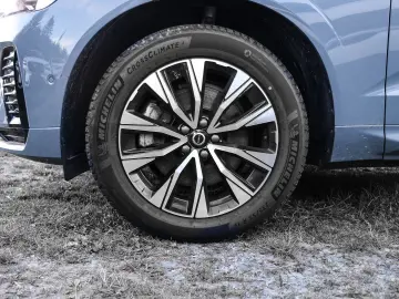 VOLVO XC60 Plus Dark AWD B5 Benzin EU6d Allrad Leder d