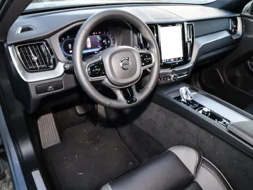 VOLVO XC60 Plus Dark AWD B5 Benzin EU6d Allrad Leder d