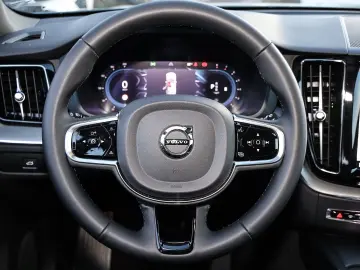 VOLVO XC60 Plus Dark AWD B5 Benzin EU6d Allrad Leder d