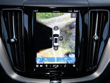 VOLVO XC60 Plus Dark AWD B5 Benzin EU6d Allrad Leder d