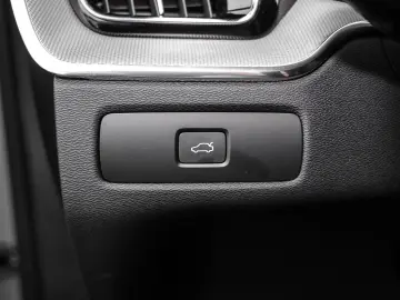 VOLVO XC60 Plus Dark AWD B5 Benzin EU6d Allrad Leder d