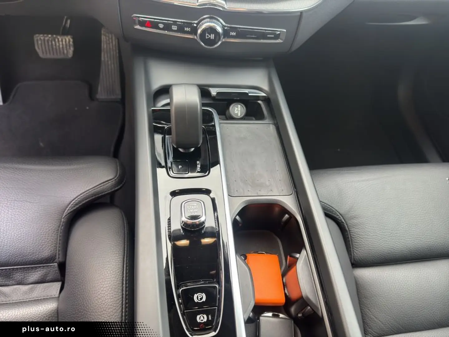 VOLVO XC60 B5 AWD Aut Alarm AHK H&K ACC BLIS Leder Lic