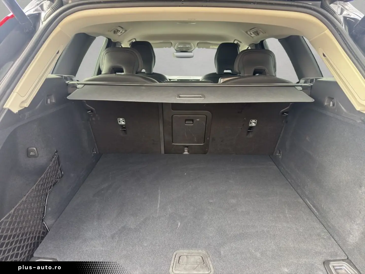 VOLVO XC60 B5 AWD Aut Leder ACC BLIS Voll-LED H&K