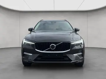 VOLVO XC60 B5 AWD Aut Leder ACC BLIS Voll-LED H&K