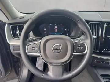 VOLVO XC60 B5 AWD Aut Leder ACC BLIS Voll-LED H&K