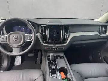 VOLVO XC60 B5 AWD Aut Leder ACC BLIS Voll-LED H&K