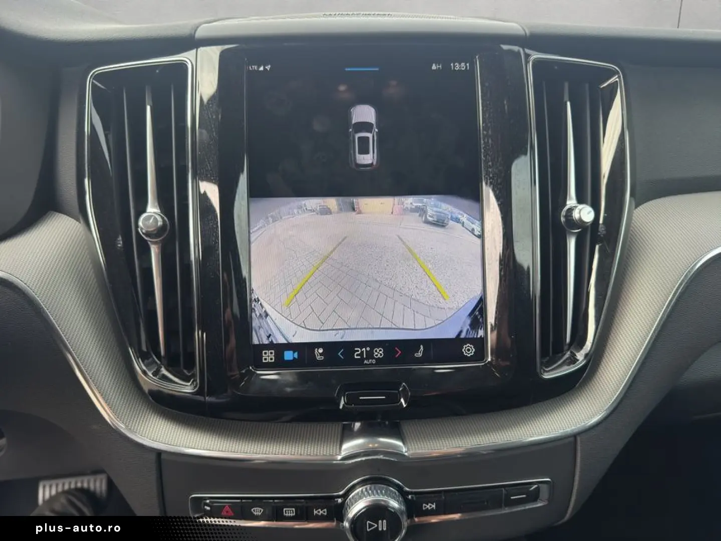 VOLVO XC60 B5 AWD Aut Leder ACC BLIS Voll-LED H&K