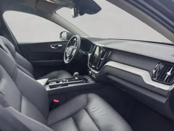 VOLVO XC60 B5 AWD Aut Leder ACC BLIS Voll-LED H&K