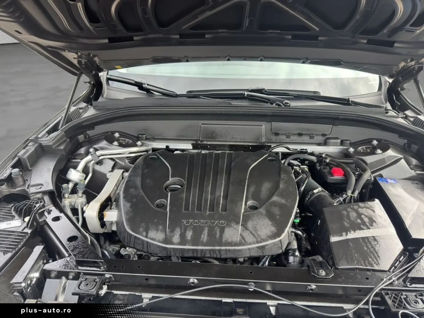 VOLVO XC60 B5 AWD Aut Leder ACC BLIS Voll-LED H&K
