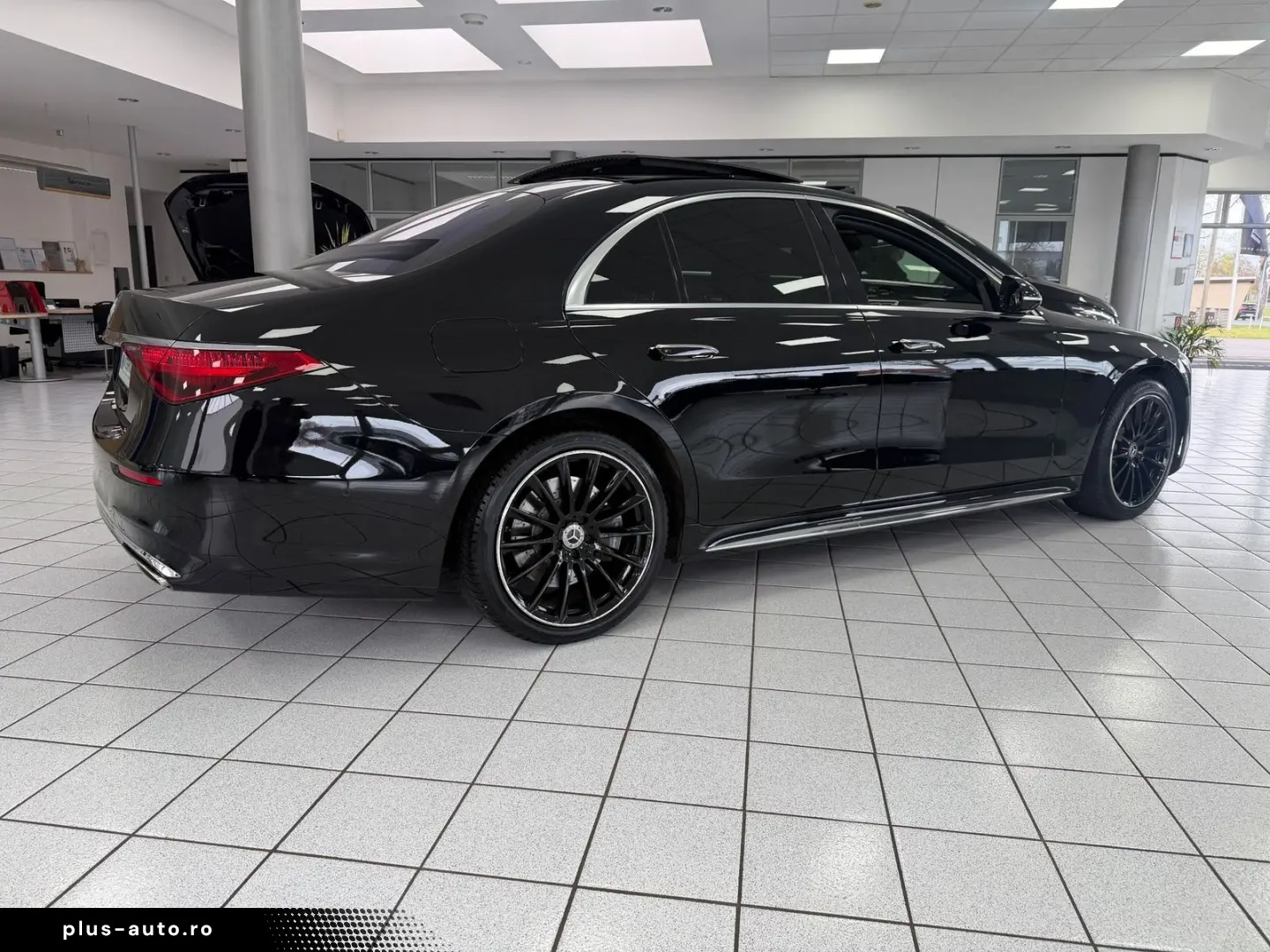 MERCEDES-BENZ S 580 e AMG AIRM PANO BURM HUD DISTR SOFT 360