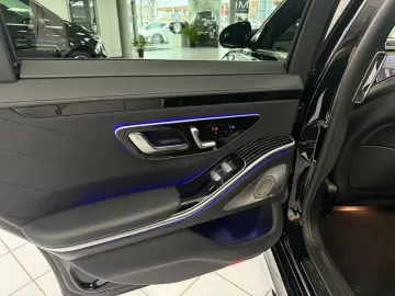 MERCEDES-BENZ S 580 e AMG AIRM PANO BURM HUD DISTR SOFT 360