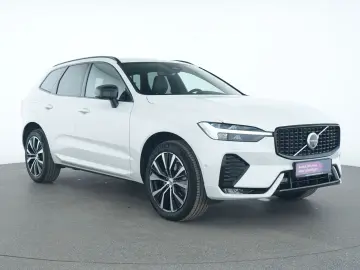 VOLVO XC60 Plus Dark 360  AHK ACC LED Kessy SHZ PDC