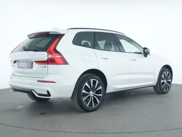 VOLVO XC60 Plus Dark 360  AHK ACC LED Kessy SHZ PDC