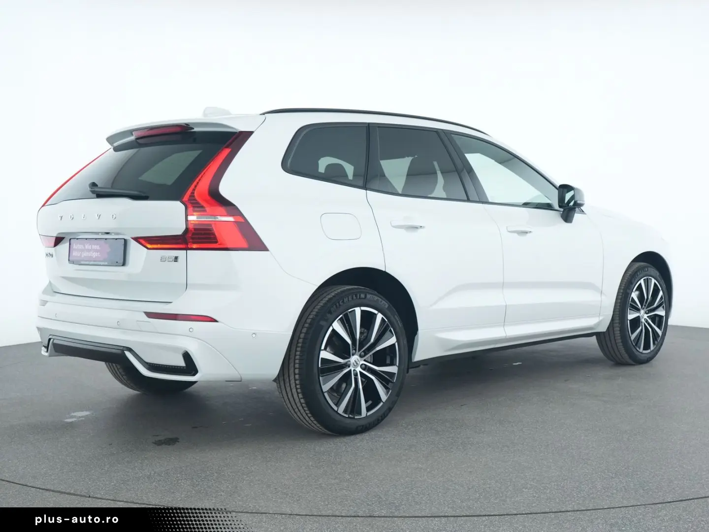 VOLVO XC60 Plus Dark 360  AHK ACC LED Kessy SHZ PDC