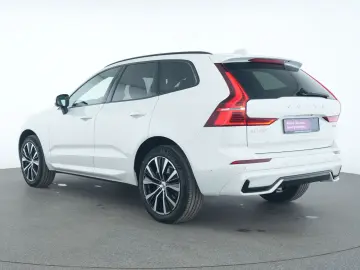 VOLVO XC60 Plus Dark 360  AHK ACC LED Kessy SHZ PDC