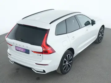 VOLVO XC60 Plus Dark 360  AHK ACC LED Kessy SHZ PDC