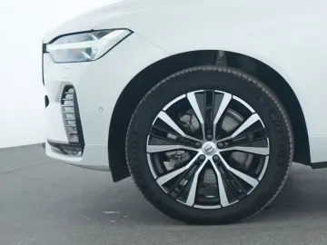 VOLVO XC60 Plus Dark 360  AHK ACC LED Kessy SHZ PDC