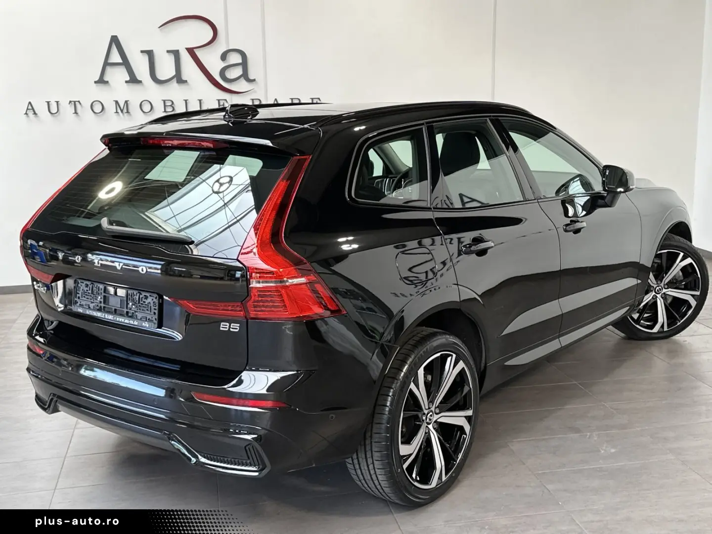 VOLVO XC60 B5 AWD Ultimate Dark NAV LED ACC 360  PANO
