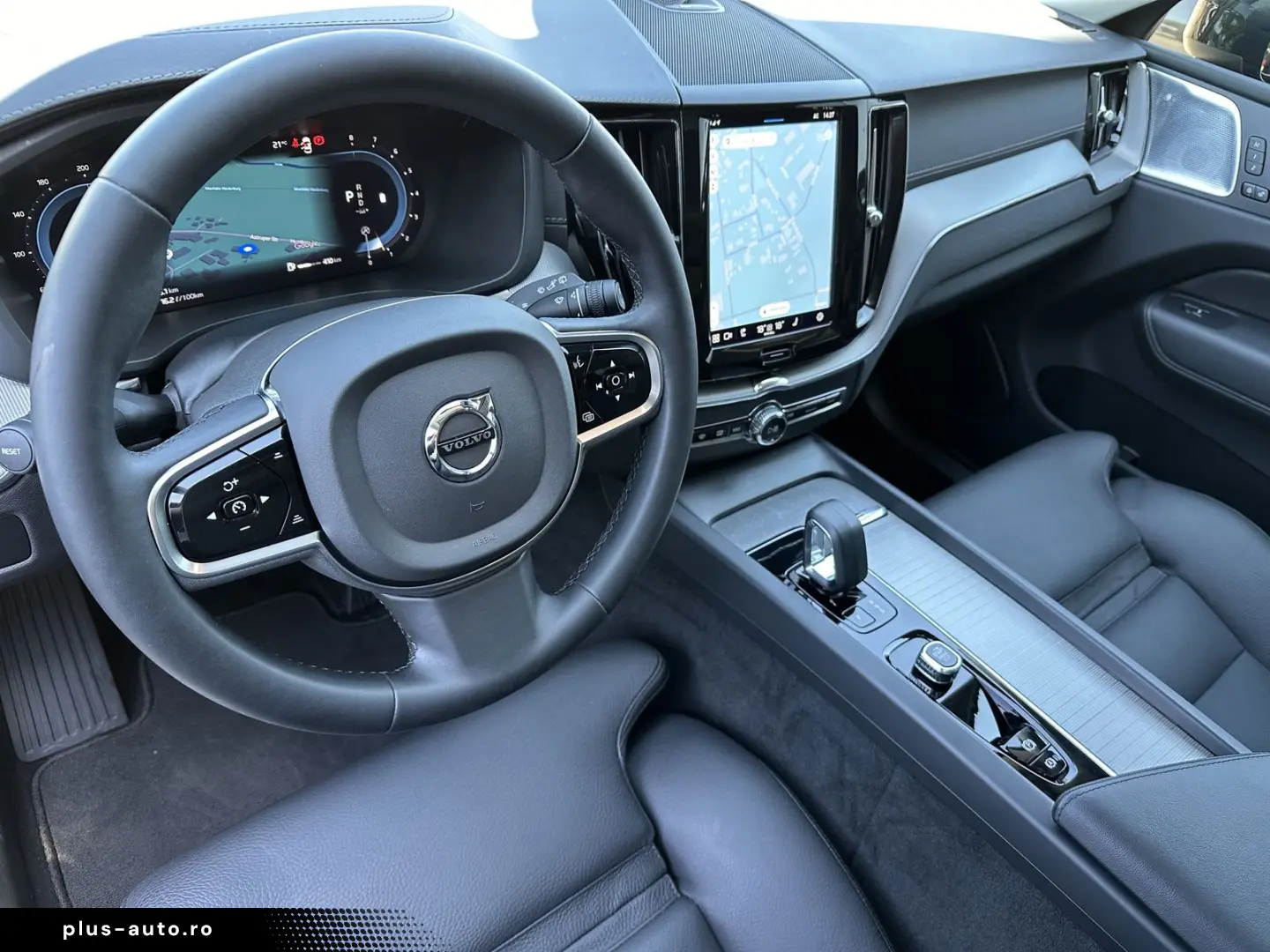 VOLVO XC60 B5 AWD Ultimate Dark NAV LED ACC 360  PANO