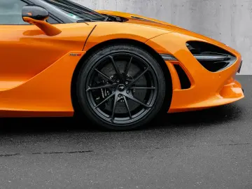 MCLAREN 750S Coupé Ventura Orange  Interior Carbon