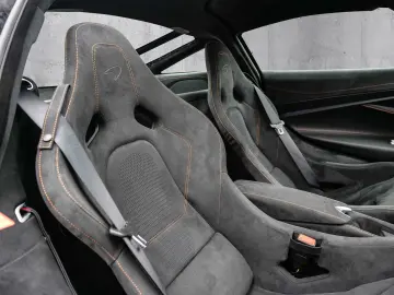 MCLAREN 750S Coupé Ventura Orange  Interior Carbon