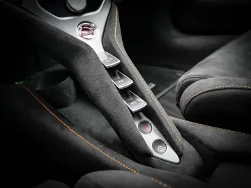 MCLAREN 750S Coupé Ventura Orange  Interior Carbon