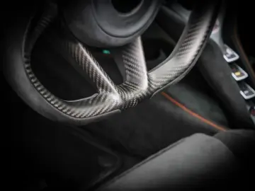 MCLAREN 750S Coupé Ventura Orange  Interior Carbon