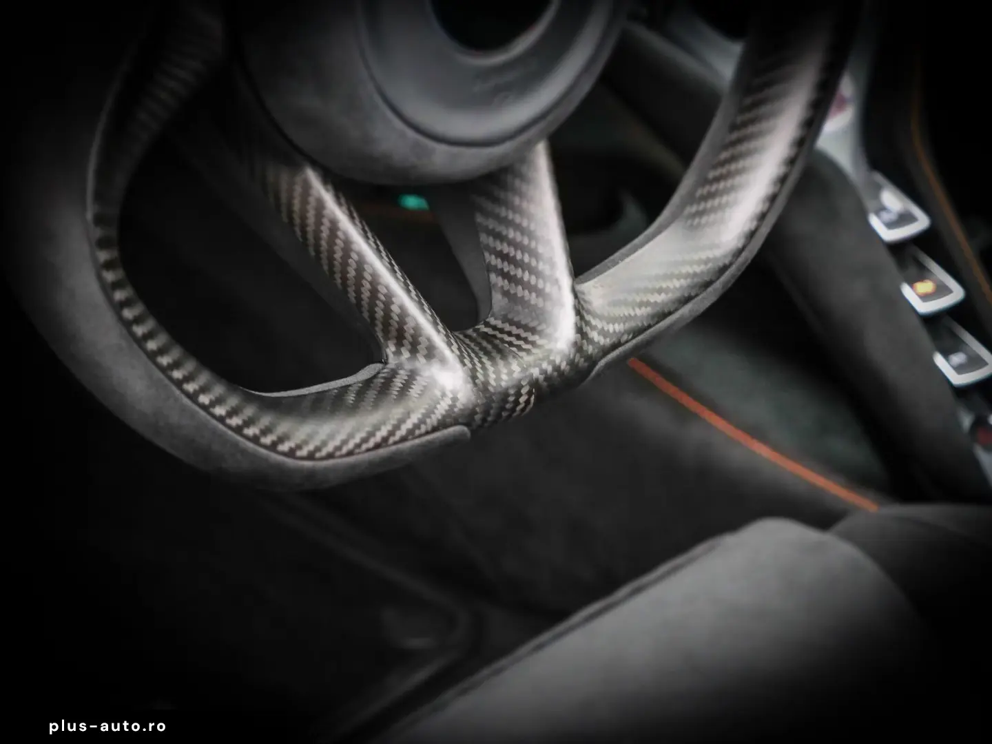 MCLAREN 750S Coupé Ventura Orange  Interior Carbon