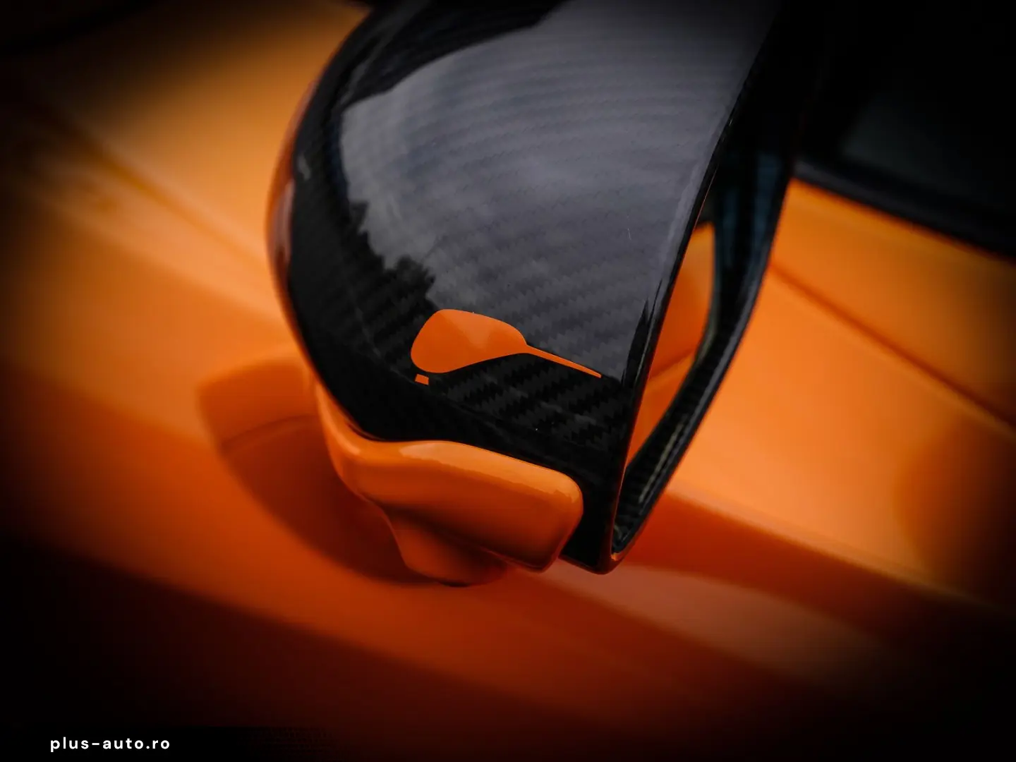 MCLAREN 750S Coupé Ventura Orange  Interior Carbon