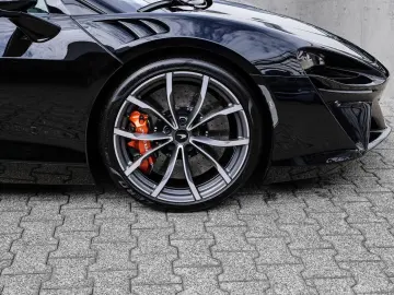 MCLAREN Artura Performance  Sport Exhaust  Technology