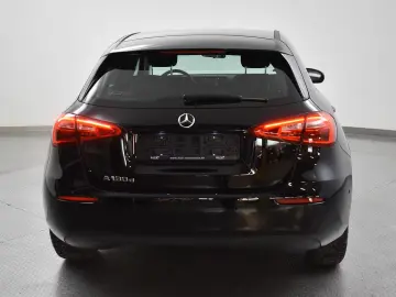 MERCEDES-BENZ A 180d